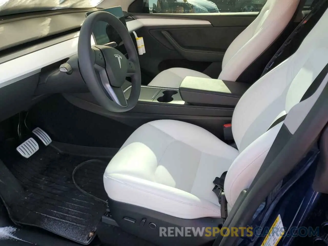 7 Photograph of a damaged car 7SAYGDEF0RA312711 TESLA MODEL Y 2024