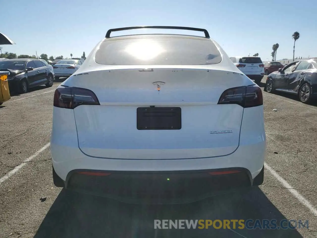 6 Photograph of a damaged car 7SAYGDEF0RF059523 TESLA MODEL Y 2024