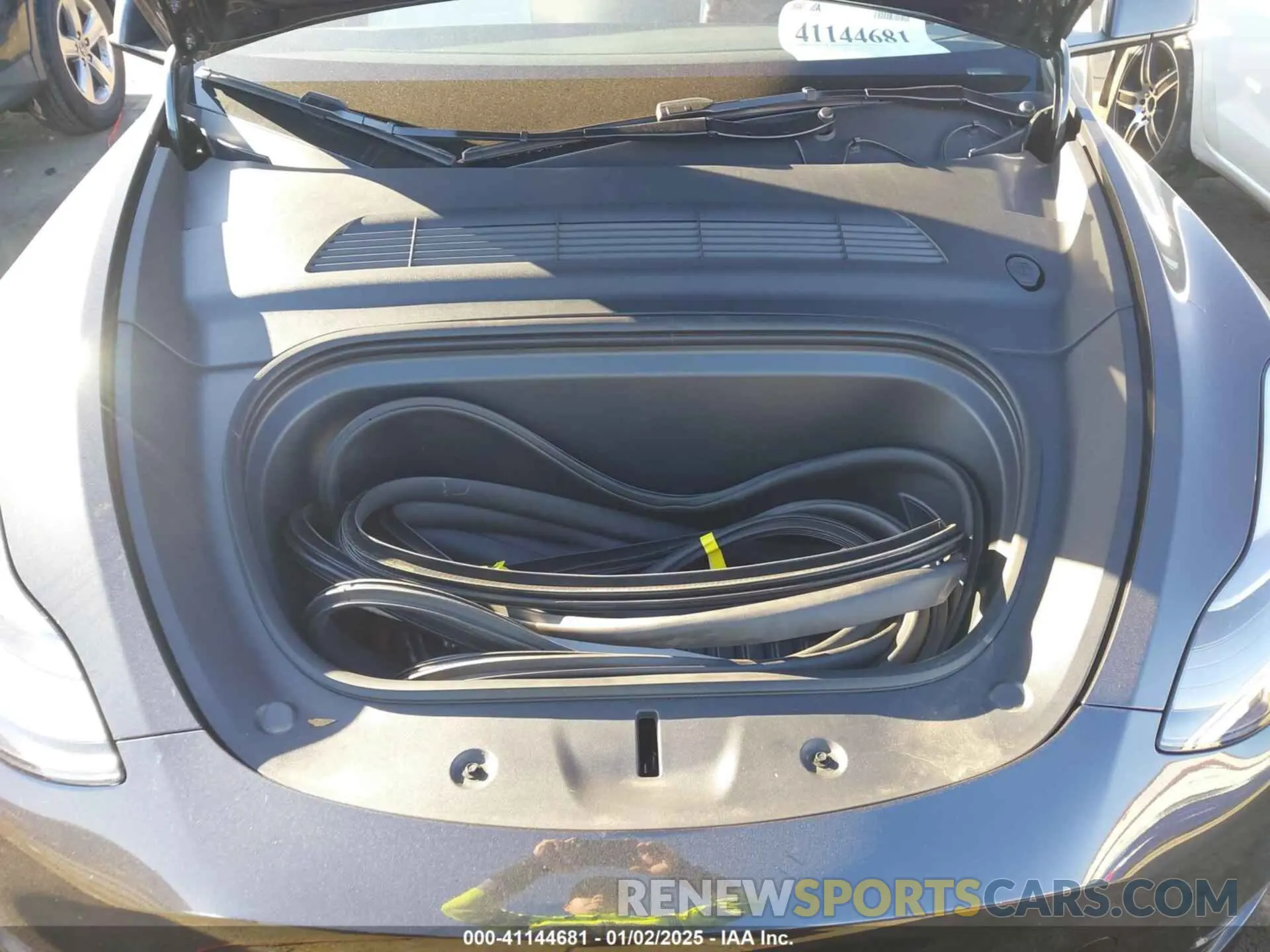 10 Photograph of a damaged car 7SAYGDEF1RF040821 TESLA MODEL Y 2024