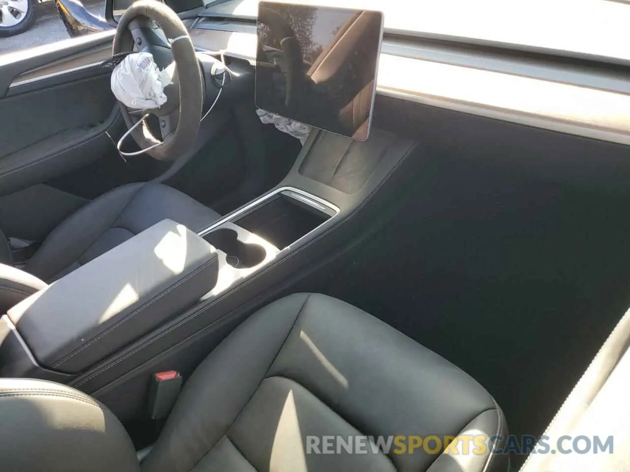 8 Photograph of a damaged car 7SAYGDEF1RF163776 TESLA MODEL Y 2024