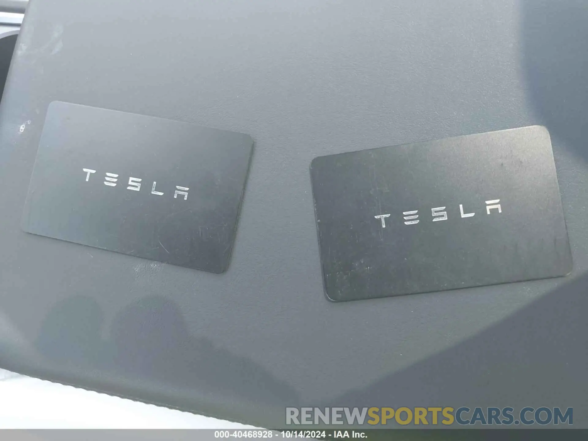 11 Photograph of a damaged car 7SAYGDEF2RF063914 TESLA MODEL Y 2024
