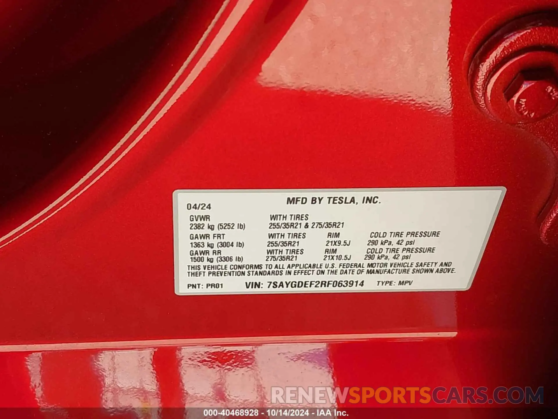 9 Photograph of a damaged car 7SAYGDEF2RF063914 TESLA MODEL Y 2024