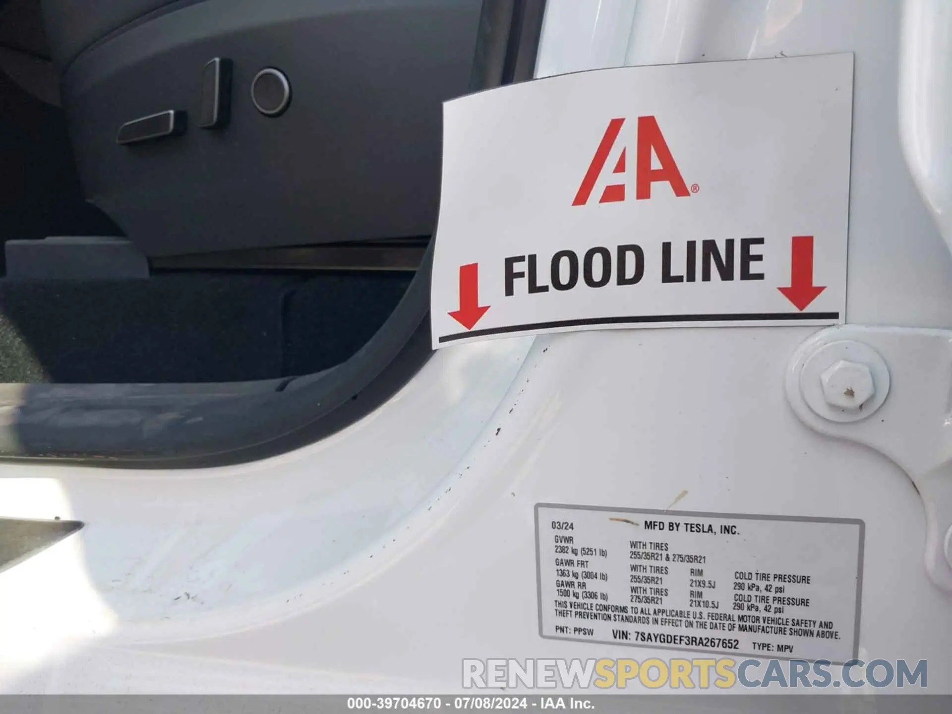 6 Photograph of a damaged car 7SAYGDEF3RA267652 TESLA MODEL Y 2024