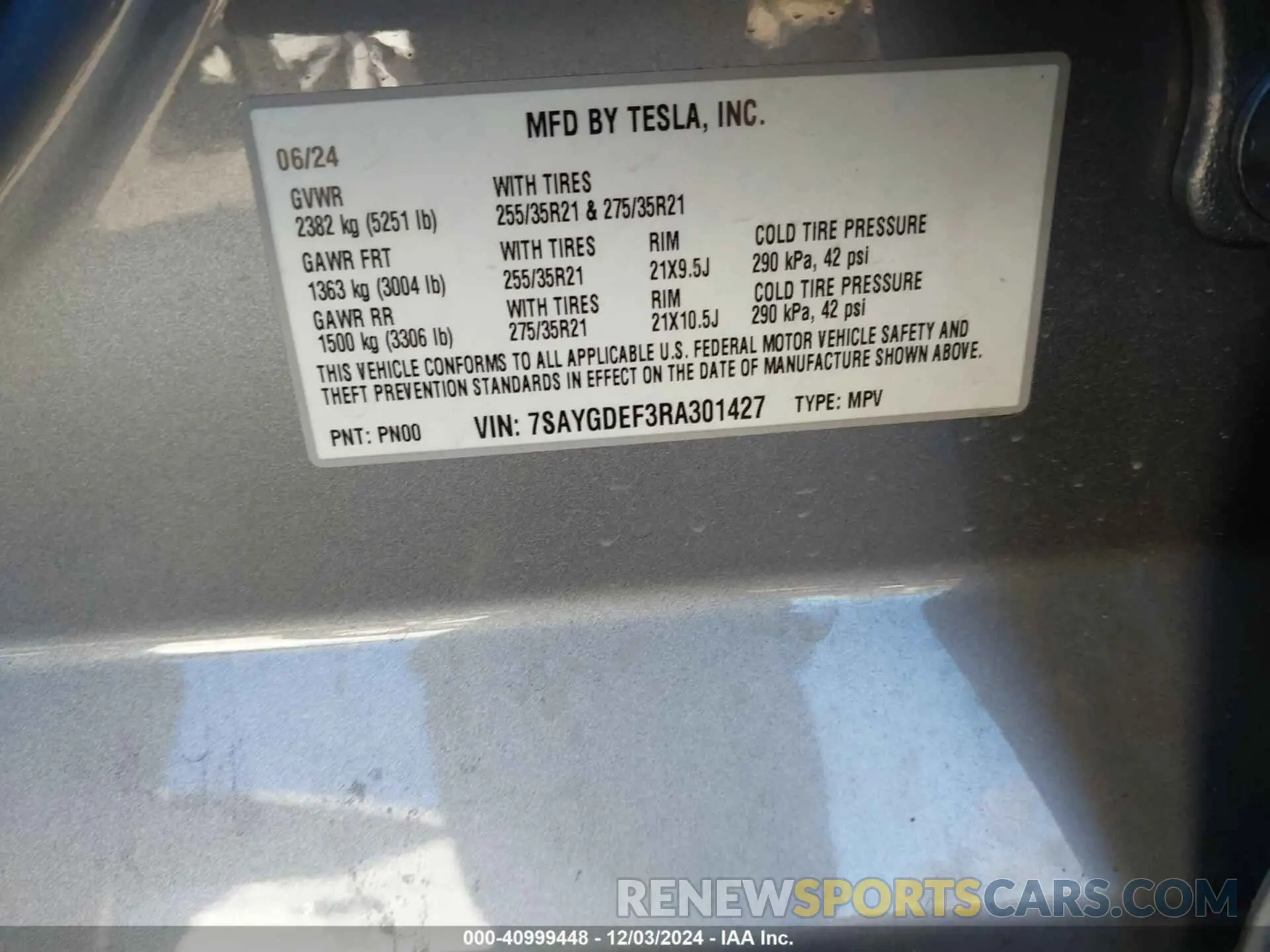 9 Photograph of a damaged car 7SAYGDEF3RA301427 TESLA MODEL Y 2024