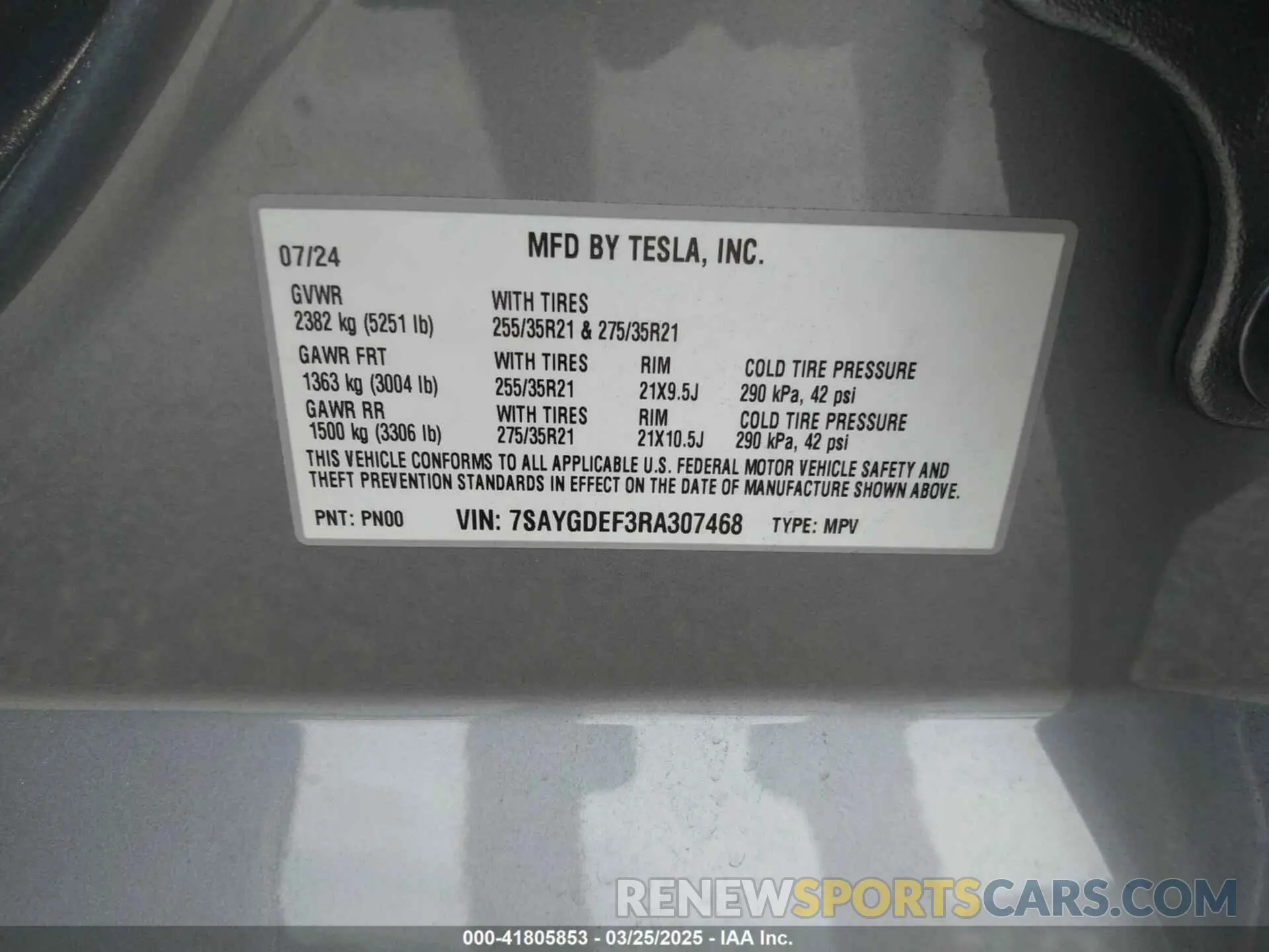 9 Photograph of a damaged car 7SAYGDEF3RA307468 TESLA MODEL Y 2024