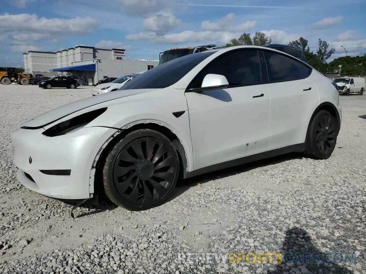 1 Photograph of a damaged car 7SAYGDEF3RF050704 TESLA MODEL Y 2024