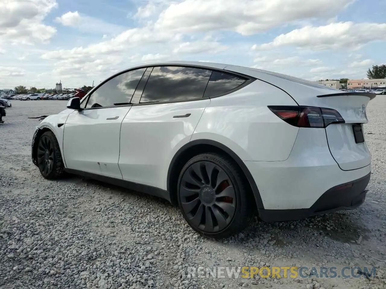 2 Photograph of a damaged car 7SAYGDEF3RF050704 TESLA MODEL Y 2024
