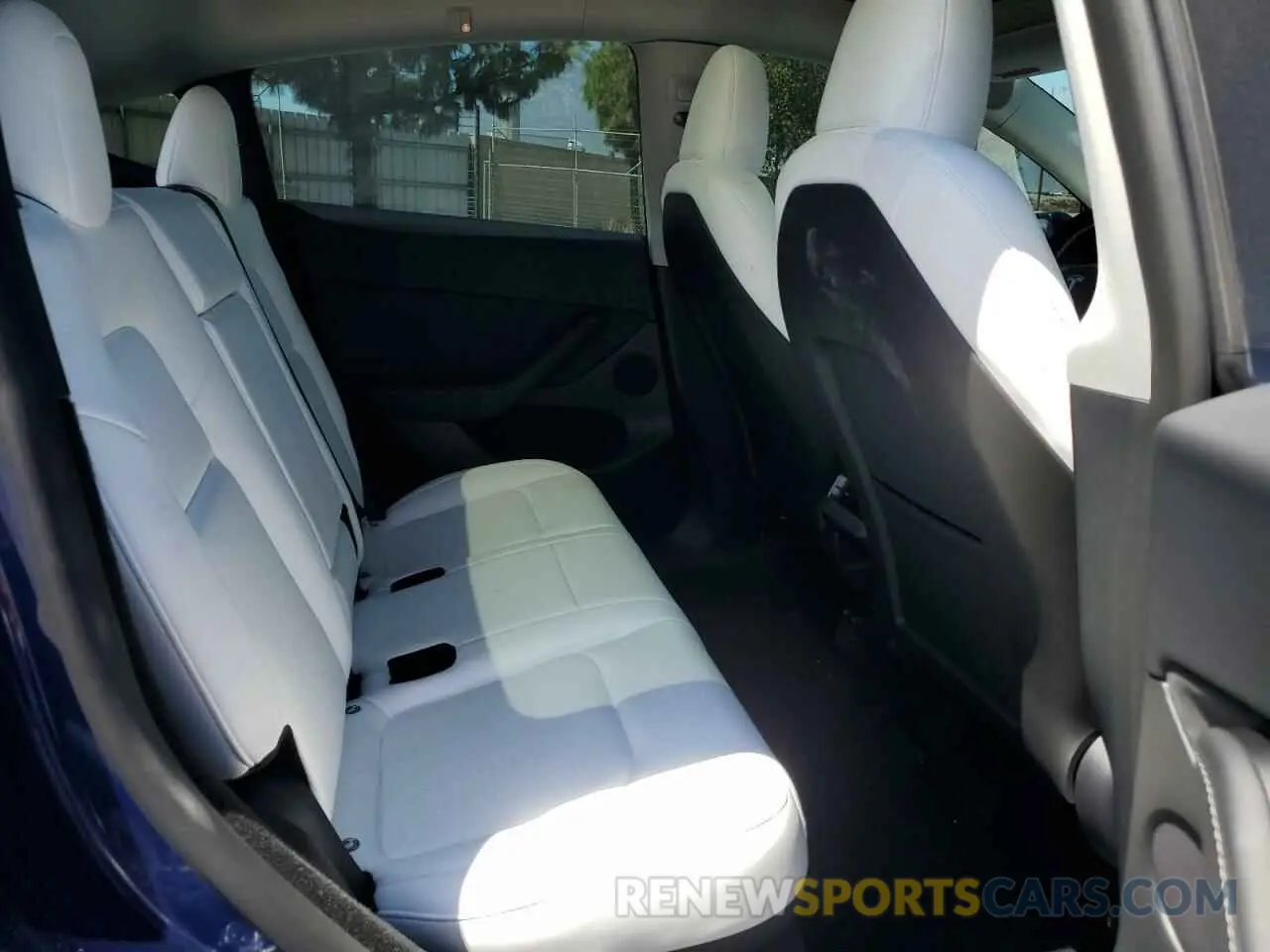 11 Photograph of a damaged car 7SAYGDEF3RF107726 TESLA MODEL Y 2024