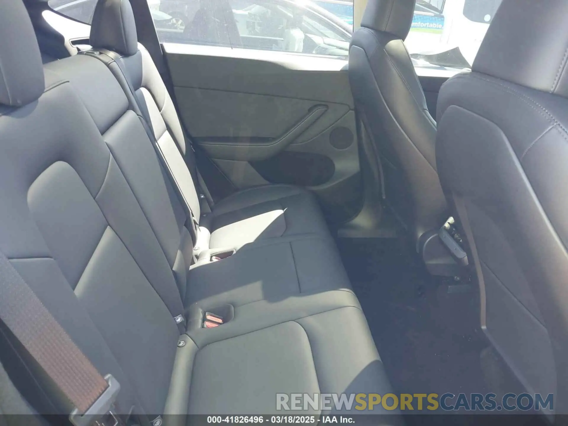 8 Photograph of a damaged car 7SAYGDEF4RA310248 TESLA MODEL Y 2024