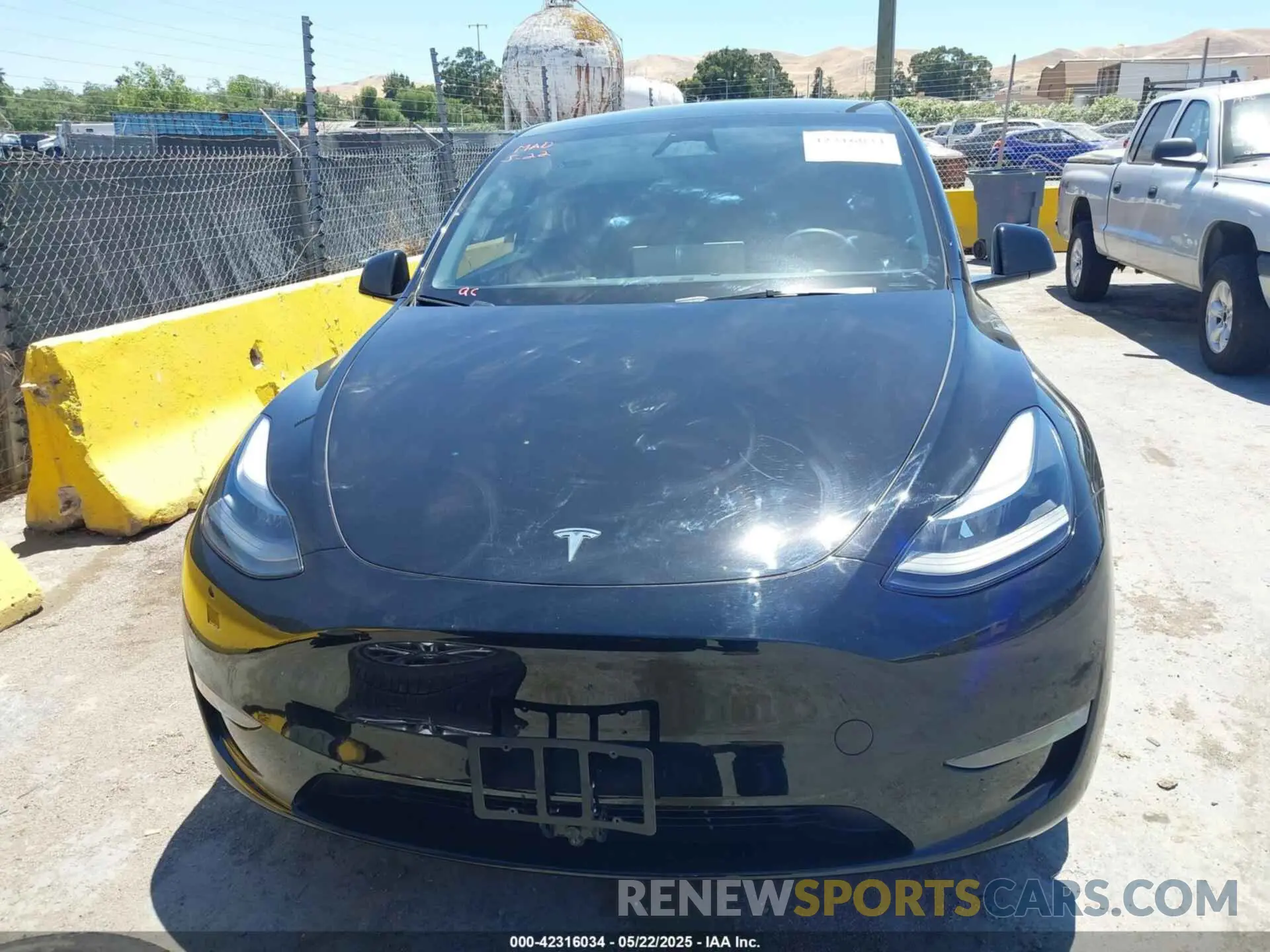 12 Photograph of a damaged car 7SAYGDEF4RF068290 TESLA MODEL Y 2024