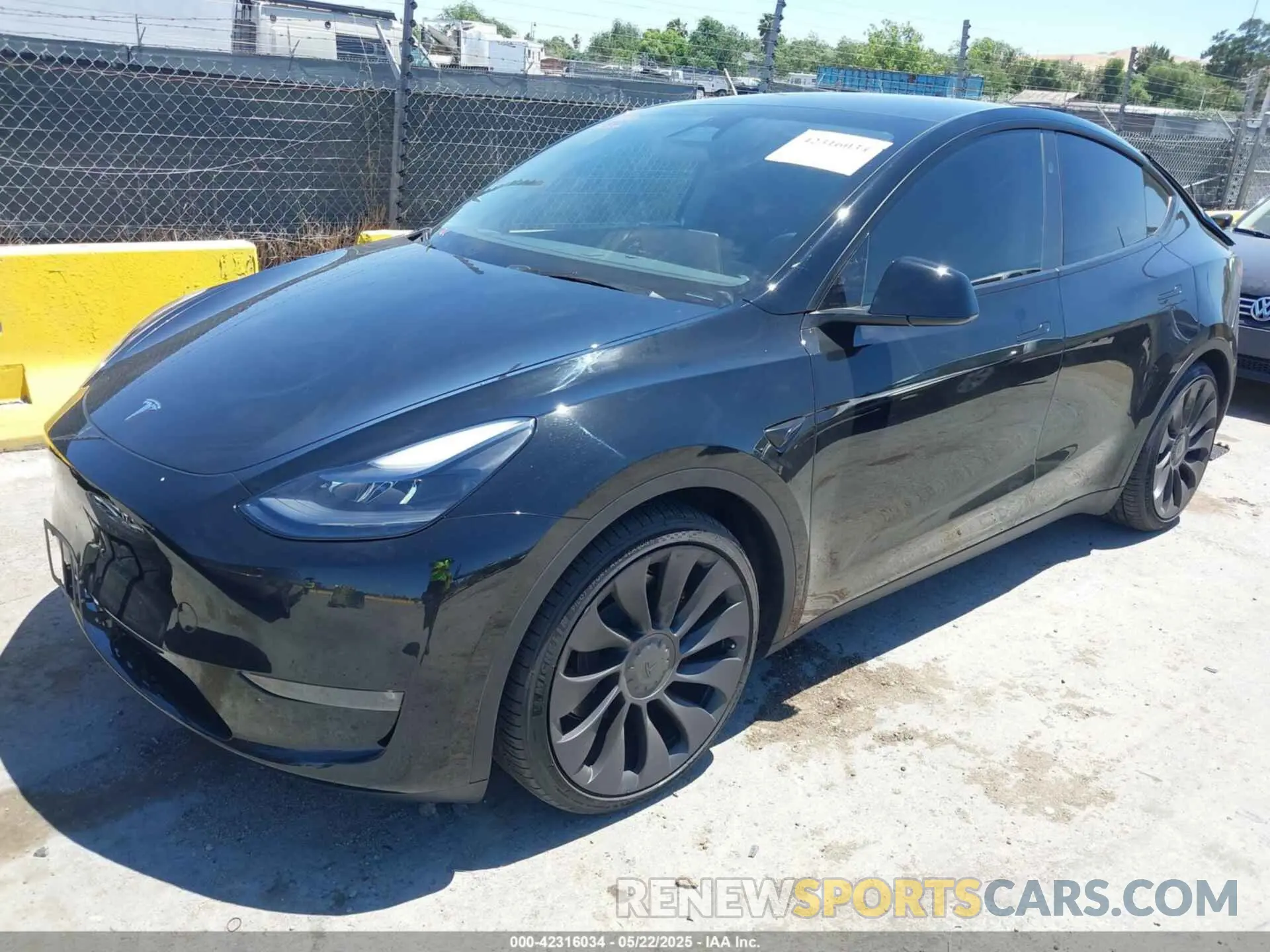 2 Photograph of a damaged car 7SAYGDEF4RF068290 TESLA MODEL Y 2024