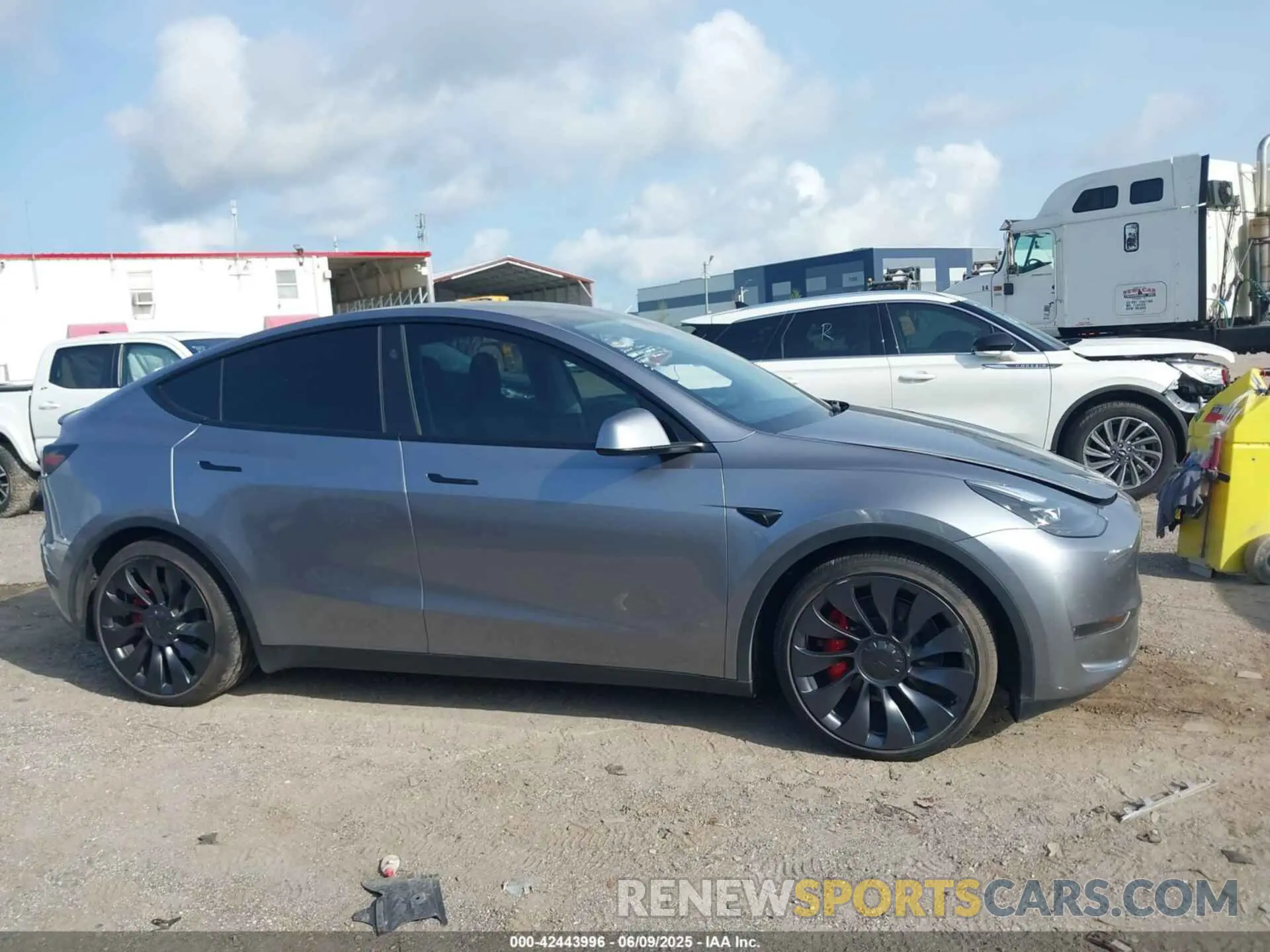 13 Photograph of a damaged car 7SAYGDEF5RA294237 TESLA MODEL Y 2024