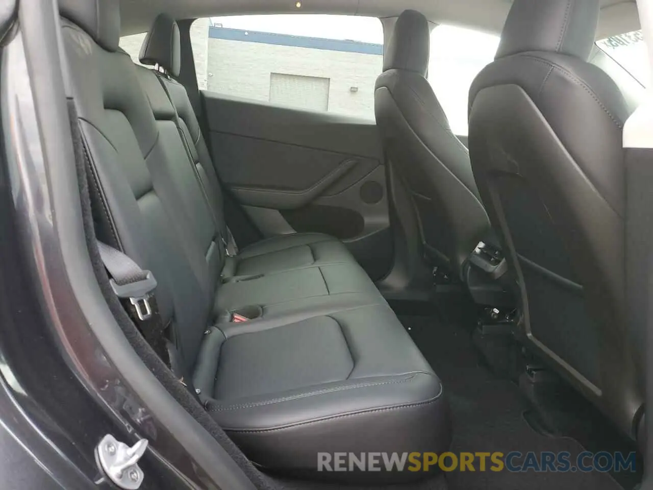 10 Photograph of a damaged car 7SAYGDEF5RF125127 TESLA MODEL Y 2024