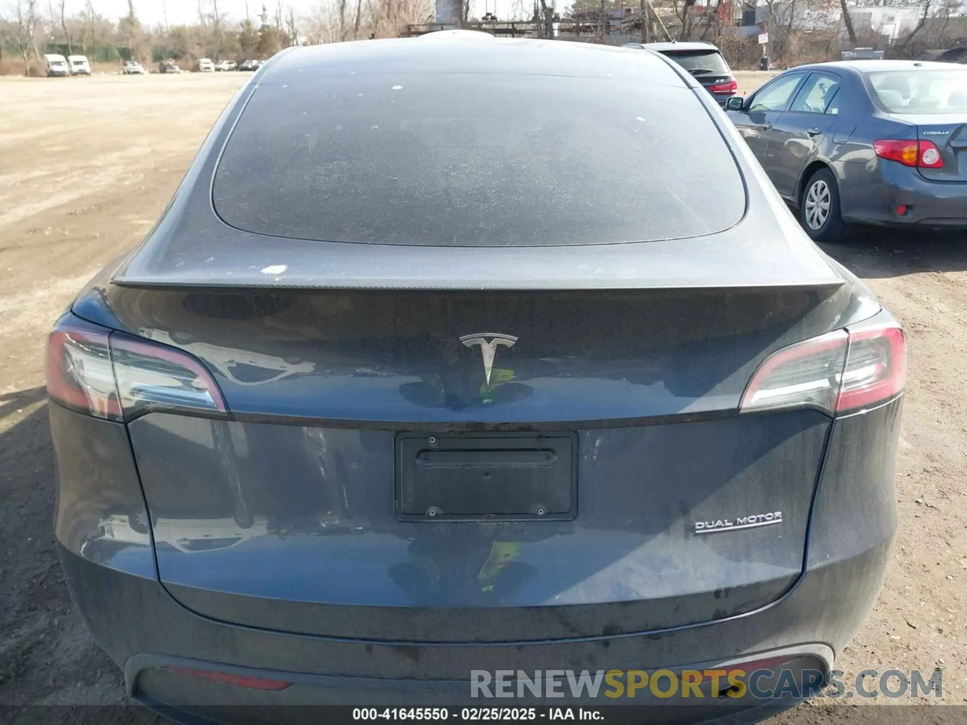 16 Photograph of a damaged car 7SAYGDEF6RA266687 TESLA MODEL Y 2024