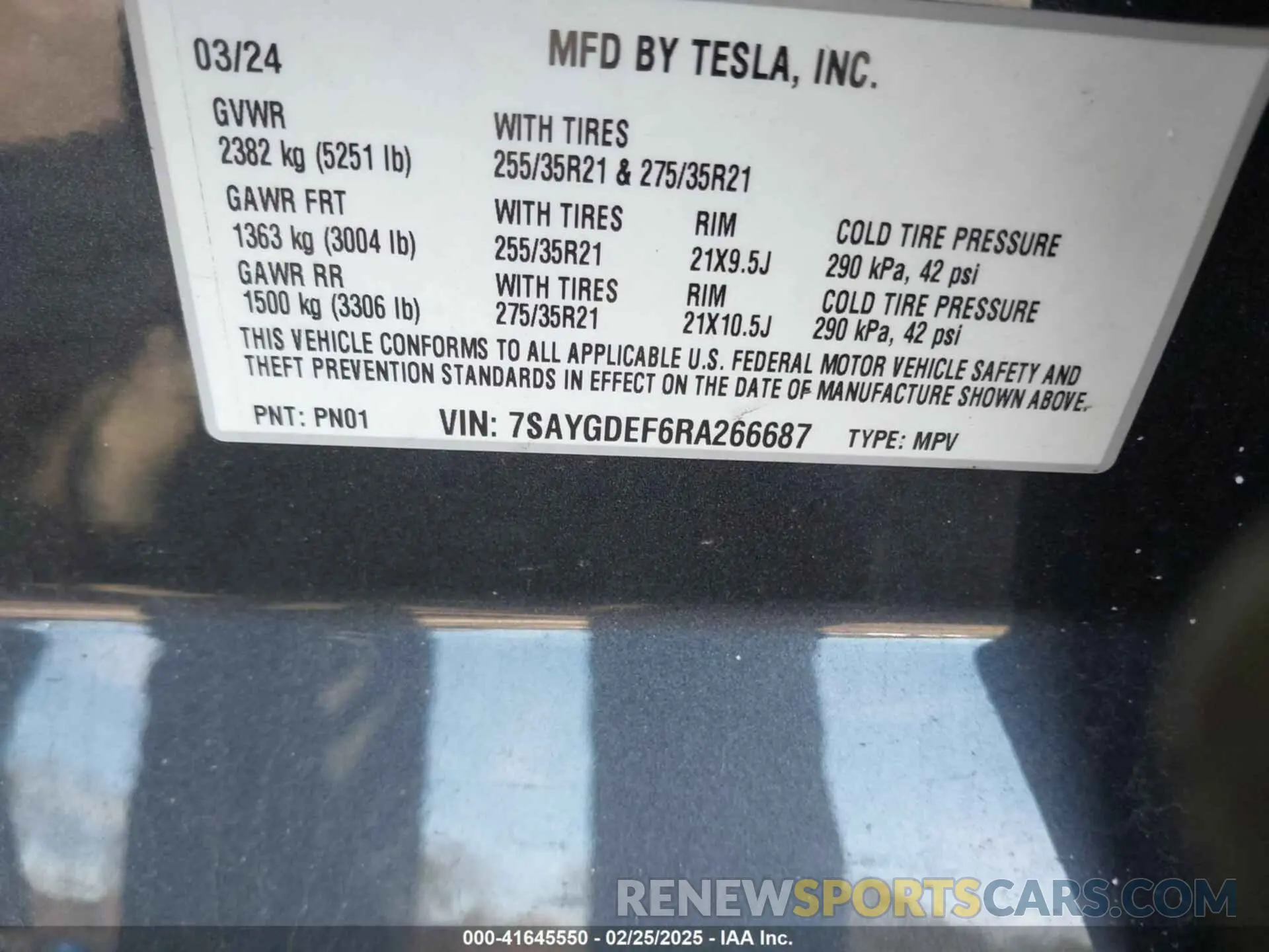 9 Photograph of a damaged car 7SAYGDEF6RA266687 TESLA MODEL Y 2024