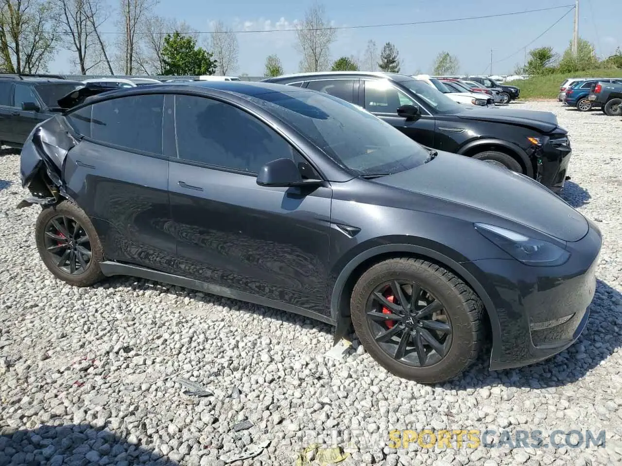 4 Photograph of a damaged car 7SAYGDEF6RF156631 TESLA MODEL Y 2024