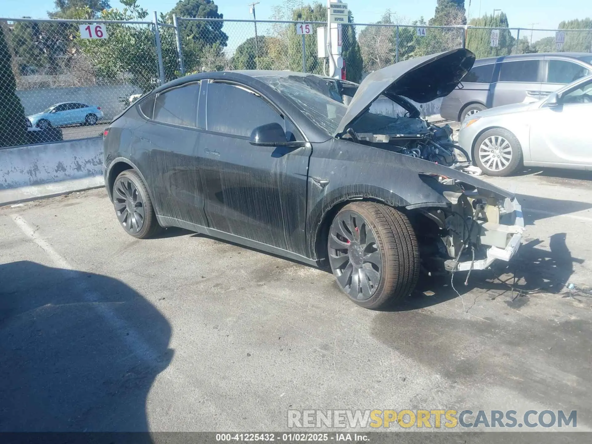 1 Фотография поврежденного автомобиля 7SAYGDEF7RF021464 TESLA MODEL Y 2024