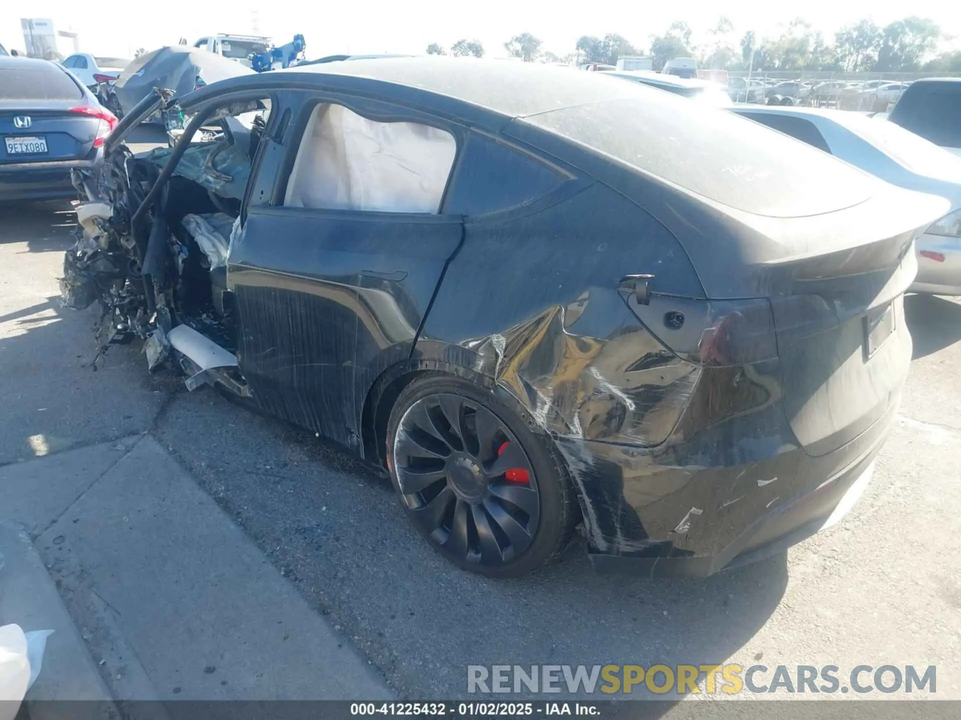 3 Фотография поврежденного автомобиля 7SAYGDEF7RF021464 TESLA MODEL Y 2024
