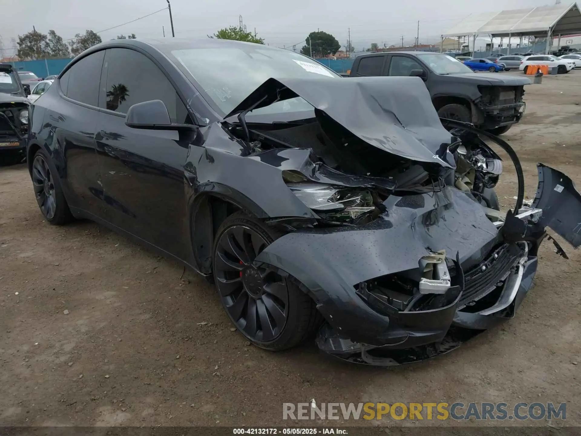 1 Фотография поврежденного автомобиля 7SAYGDEF7RF053265 TESLA MODEL Y 2024