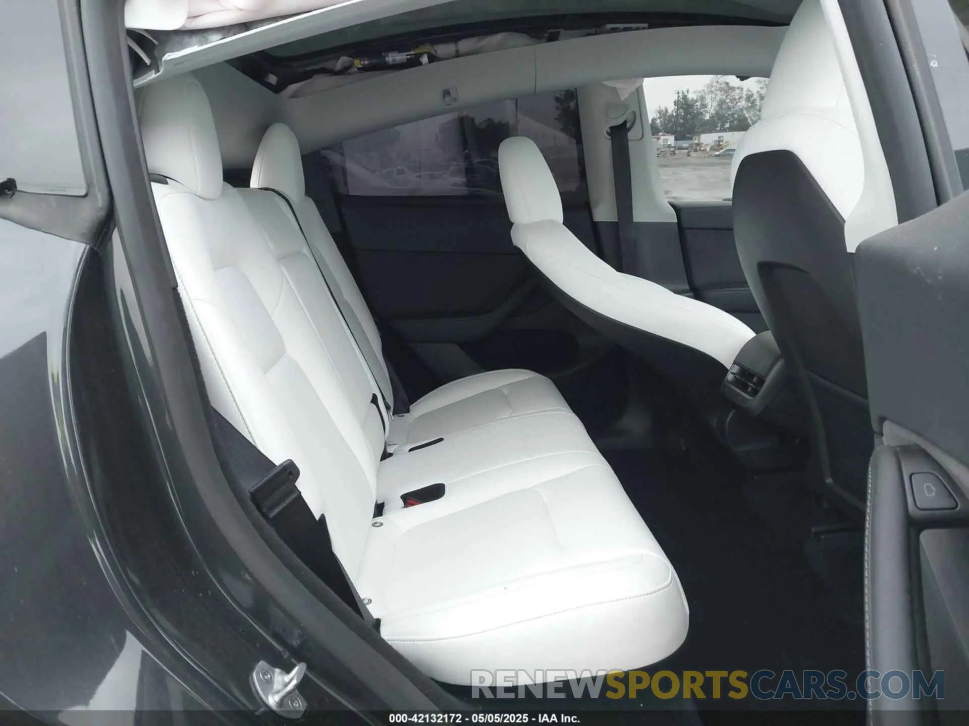 8 Фотография поврежденного автомобиля 7SAYGDEF7RF053265 TESLA MODEL Y 2024