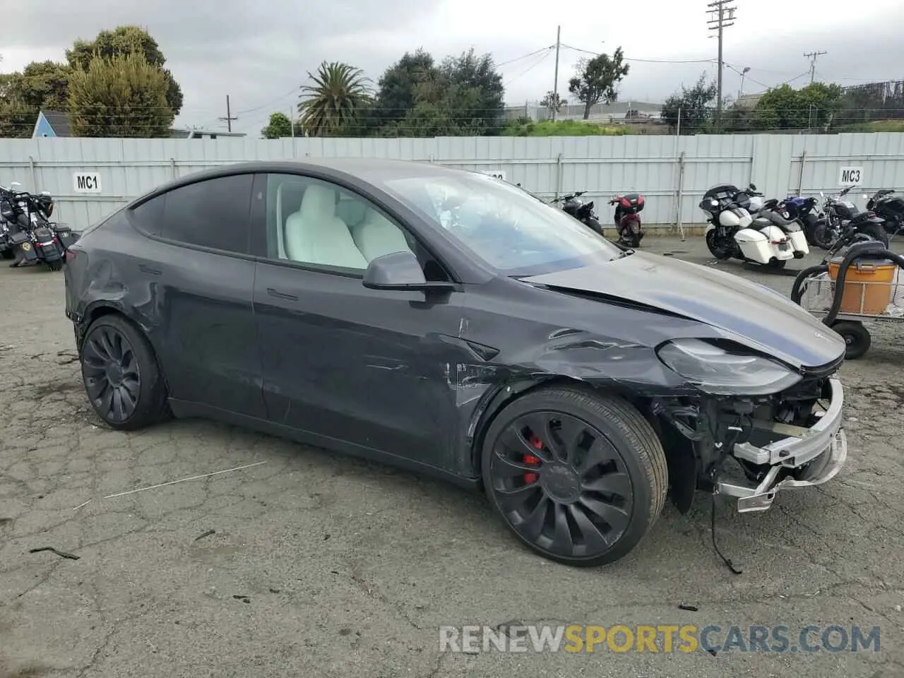 4 Фотография поврежденного автомобиля 7SAYGDEF7RF093054 TESLA MODEL Y 2024