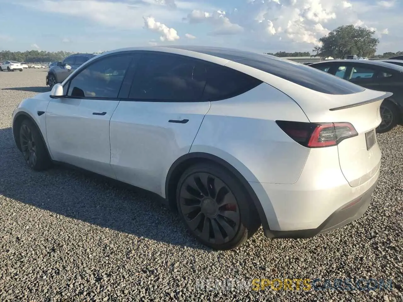 2 Photograph of a damaged car 7SAYGDEF9RA278008 TESLA MODEL Y 2024
