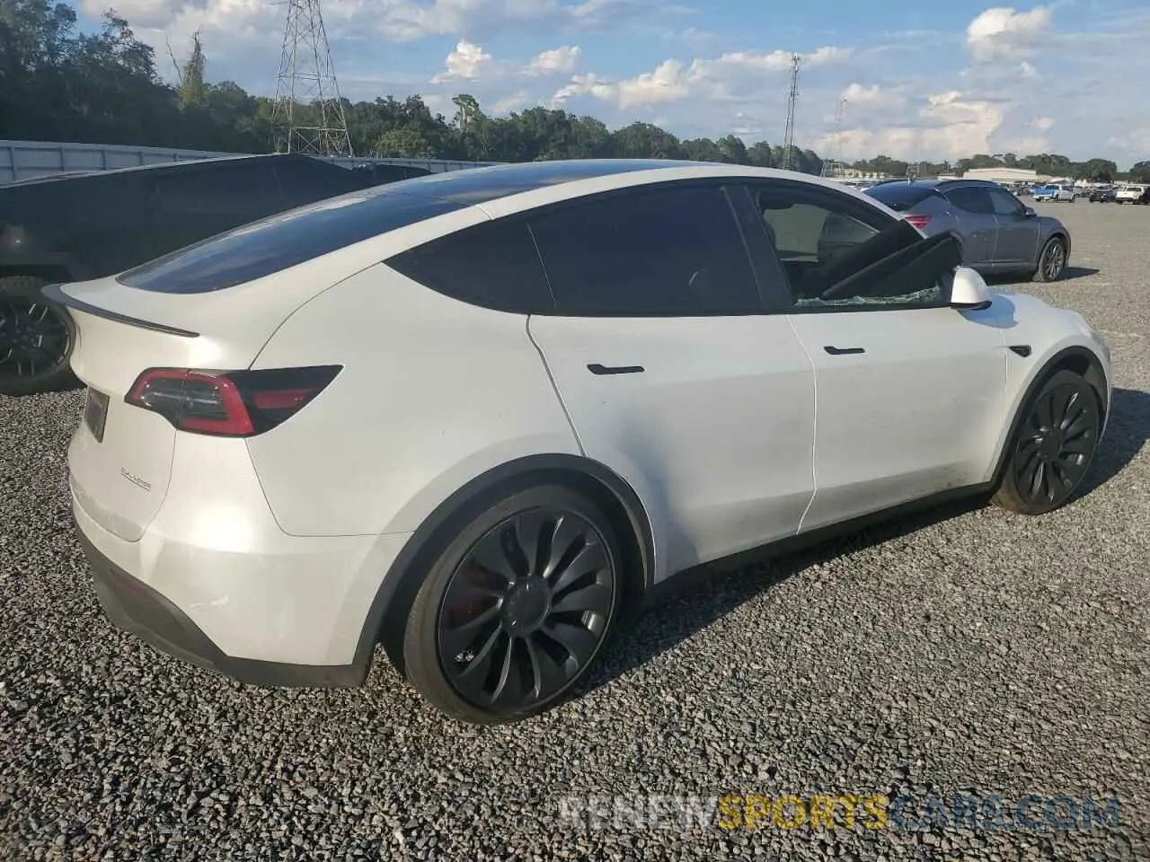 3 Photograph of a damaged car 7SAYGDEF9RA278008 TESLA MODEL Y 2024