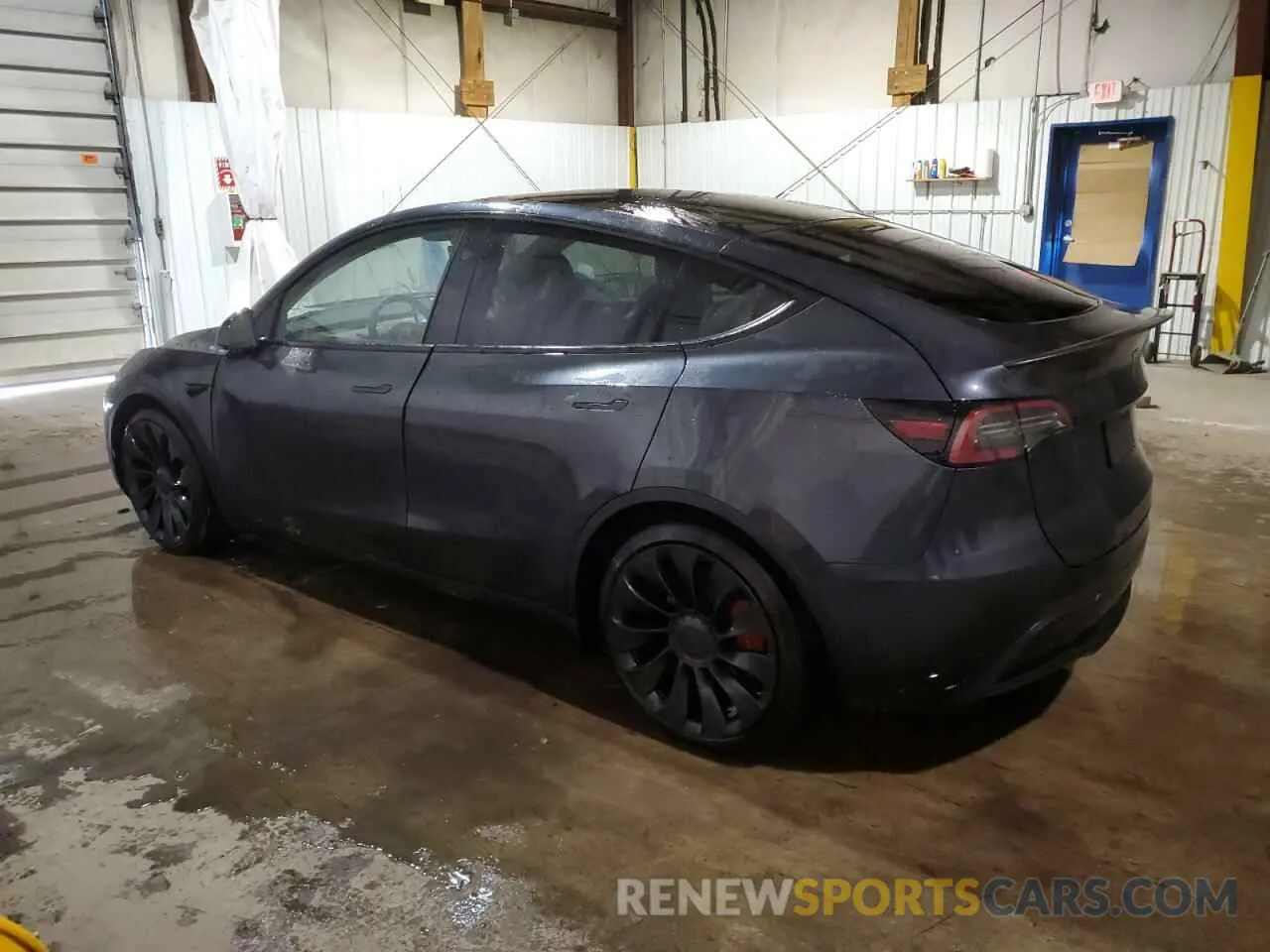 2 Photograph of a damaged car 7SAYGDEF9RA281040 TESLA MODEL Y 2024