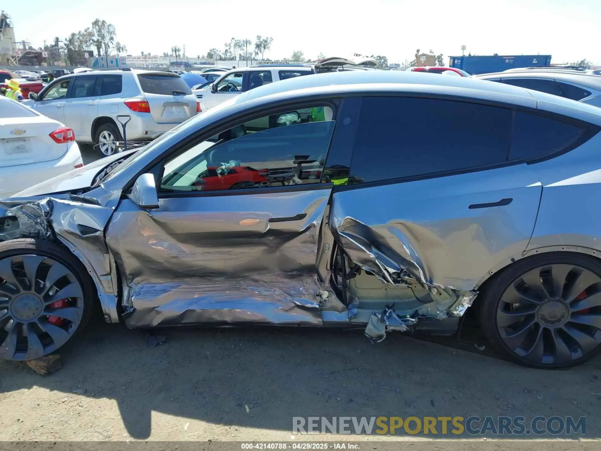 13 Photograph of a damaged car 7SAYGDEF9RA299036 TESLA MODEL Y 2024