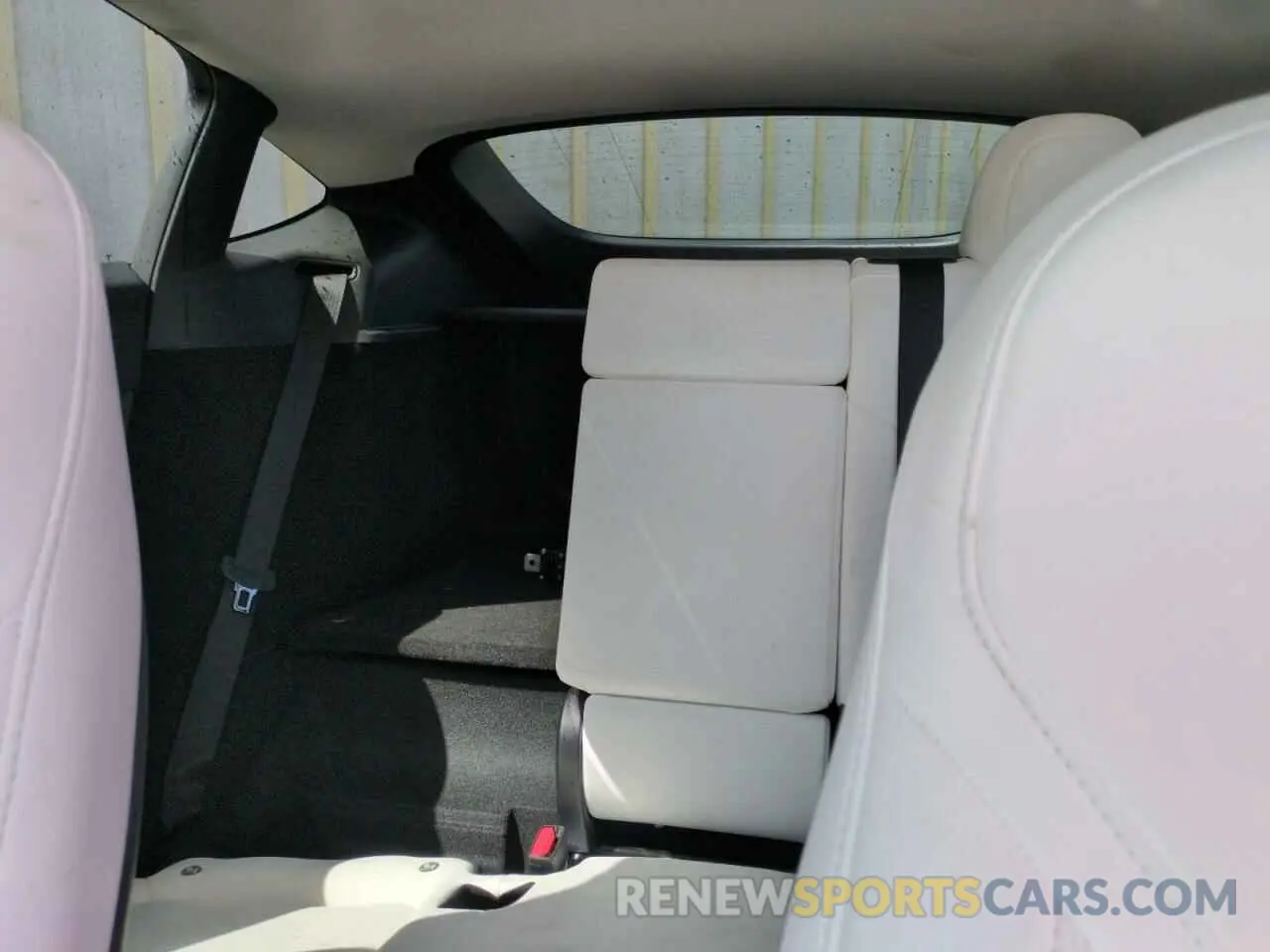 10 Photograph of a damaged car 7SAYGDEF9RF042980 TESLA MODEL Y 2024