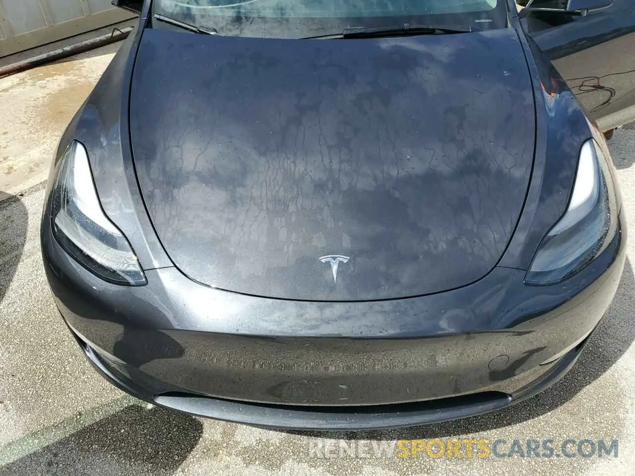 12 Photograph of a damaged car 7SAYGDEF9RF042980 TESLA MODEL Y 2024