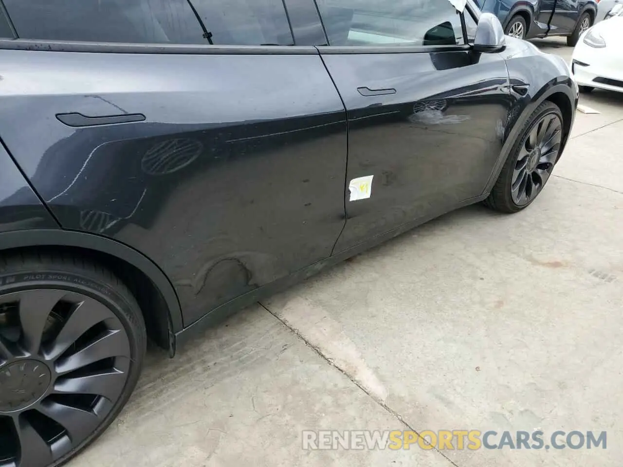 13 Photograph of a damaged car 7SAYGDEF9RF042980 TESLA MODEL Y 2024