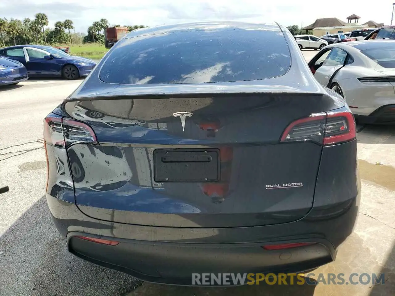 6 Photograph of a damaged car 7SAYGDEF9RF042980 TESLA MODEL Y 2024