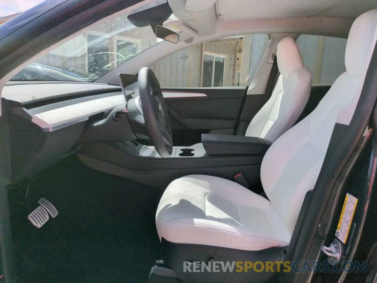 7 Photograph of a damaged car 7SAYGDEF9RF042980 TESLA MODEL Y 2024