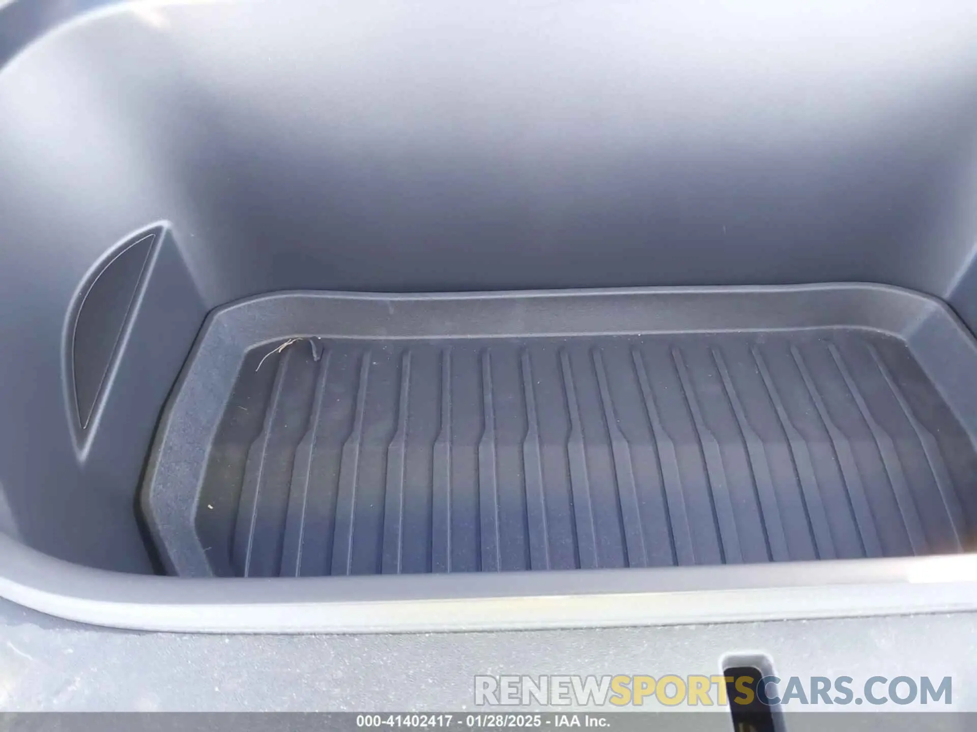 10 Photograph of a damaged car 7SAYGDEFXRA282830 TESLA MODEL Y 2024
