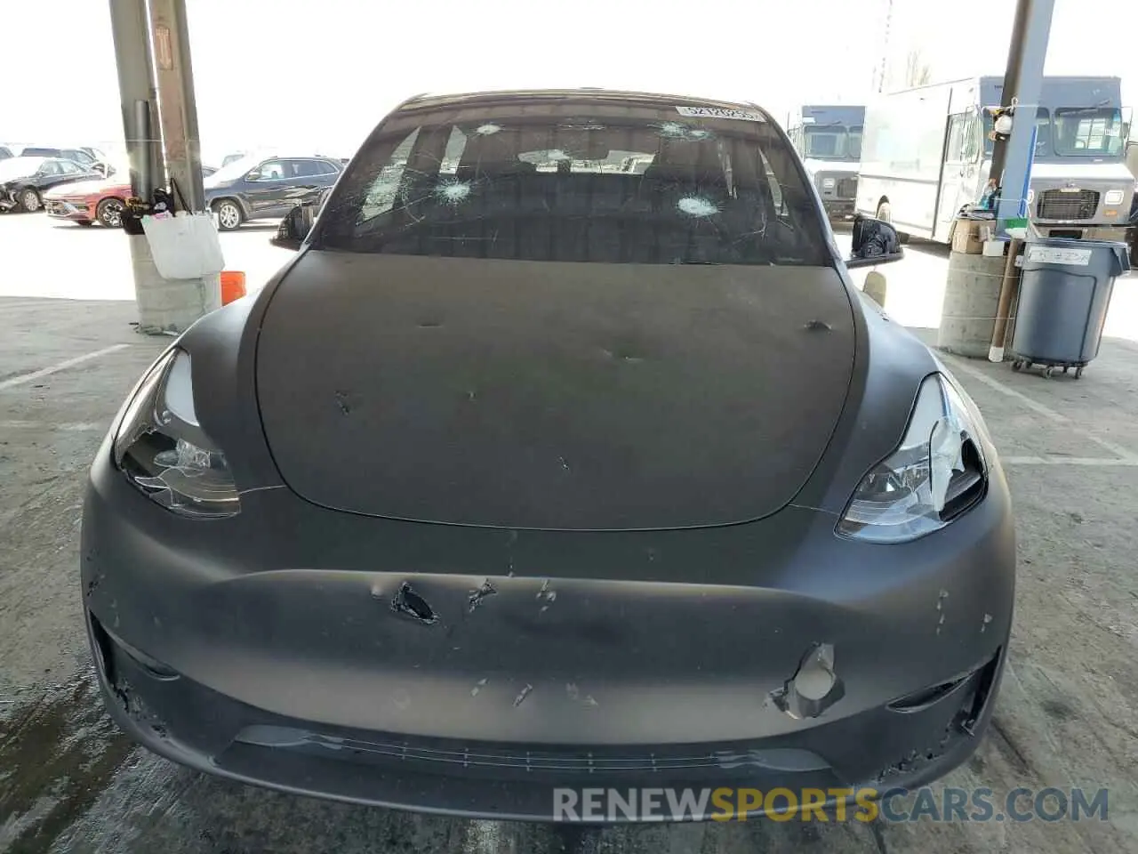 5 Photograph of a damaged car 7SAYGDEFXRF037934 TESLA MODEL Y 2024