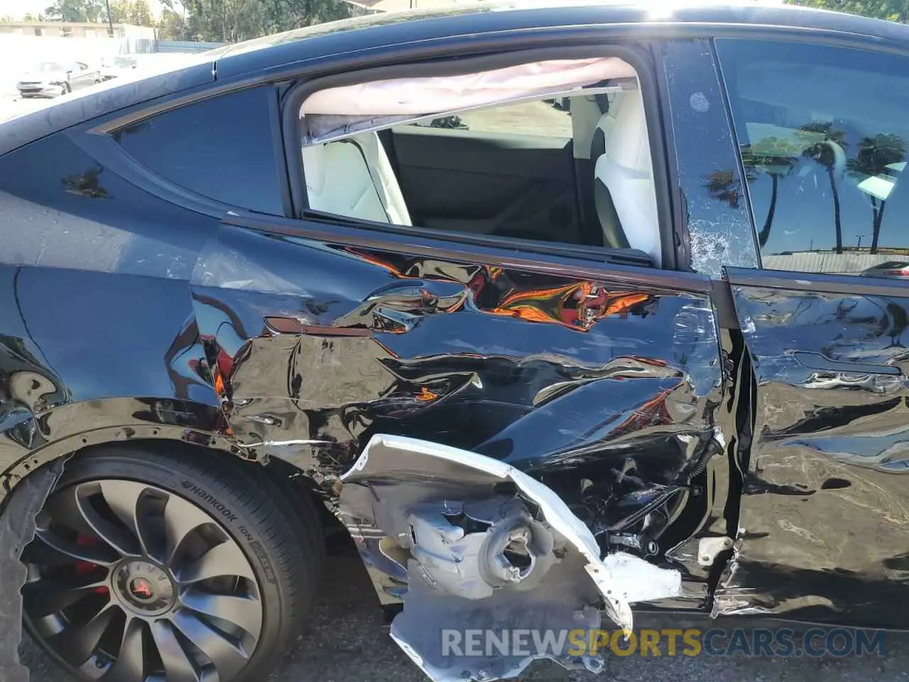 10 Фотография поврежденного автомобиля 7SAYGDEFXRF128976 TESLA MODEL Y 2024