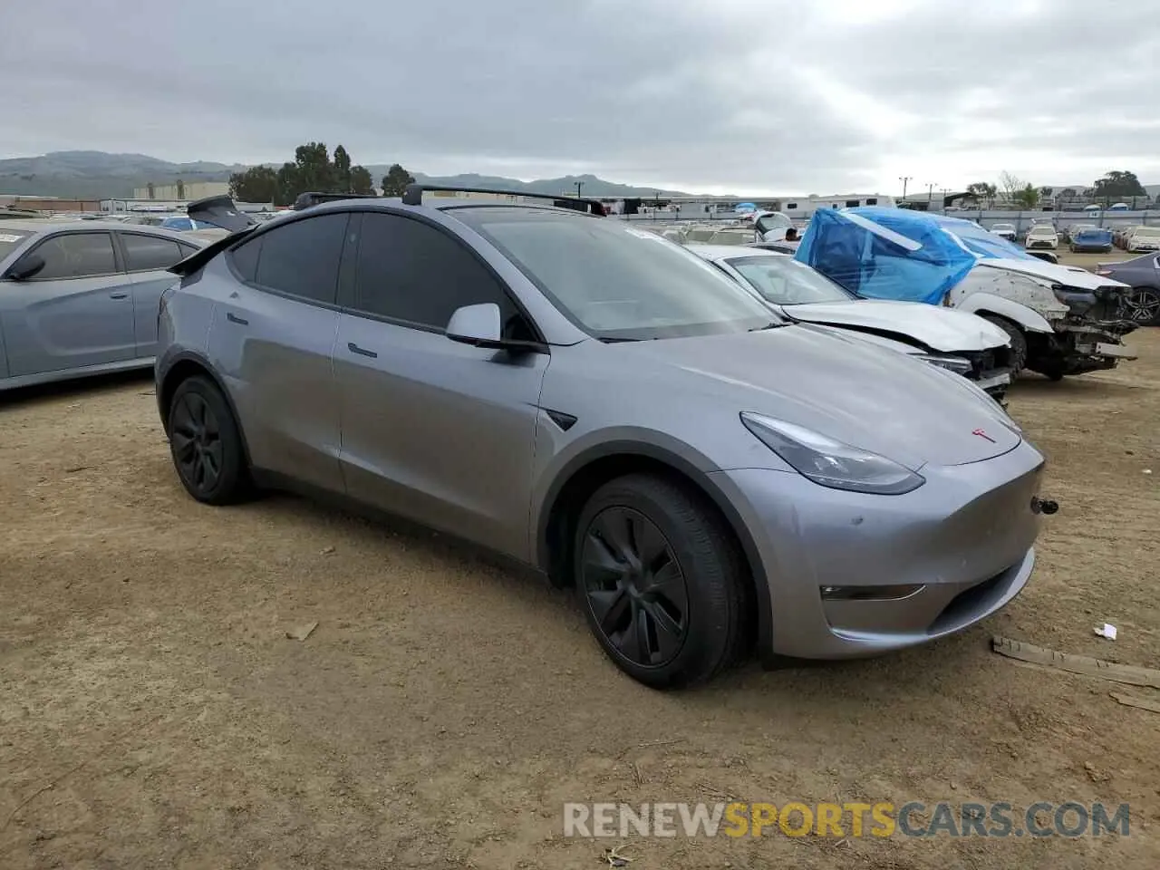 4 Photograph of a damaged car 7SAYGAEE2SF312868 TESLA MODEL Y 2025