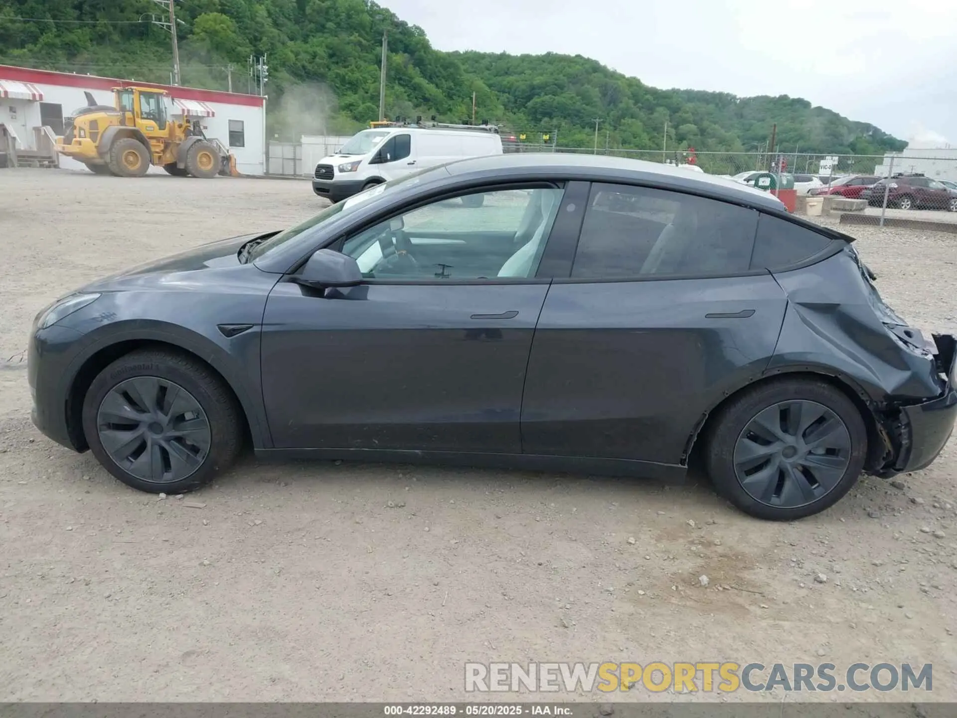 15 Photograph of a damaged car 7SAYGAEE3SF264491 TESLA MODEL Y 2025