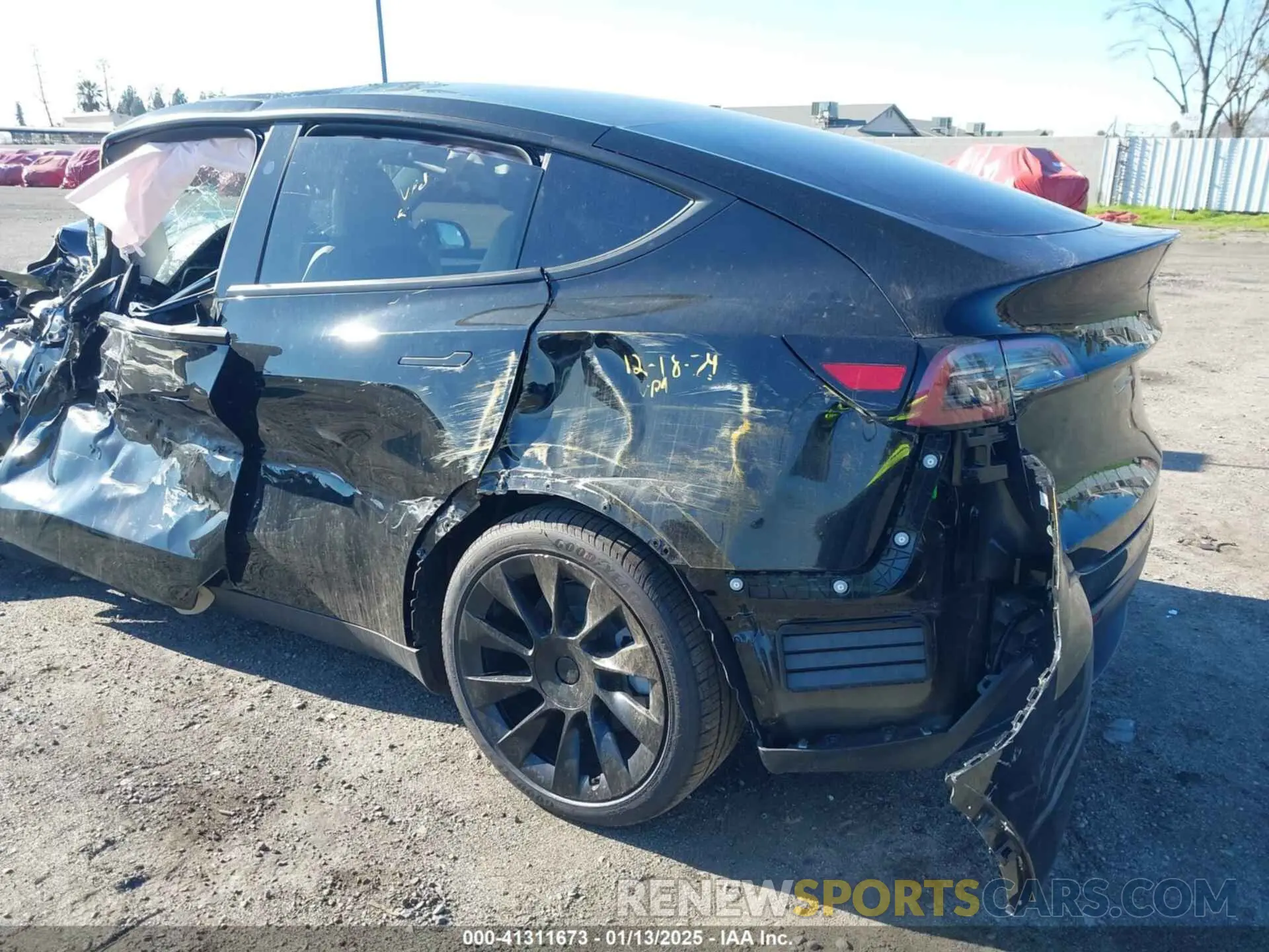 11 Photograph of a damaged car 7SAYGAEE6SF215009 TESLA MODEL Y 2025