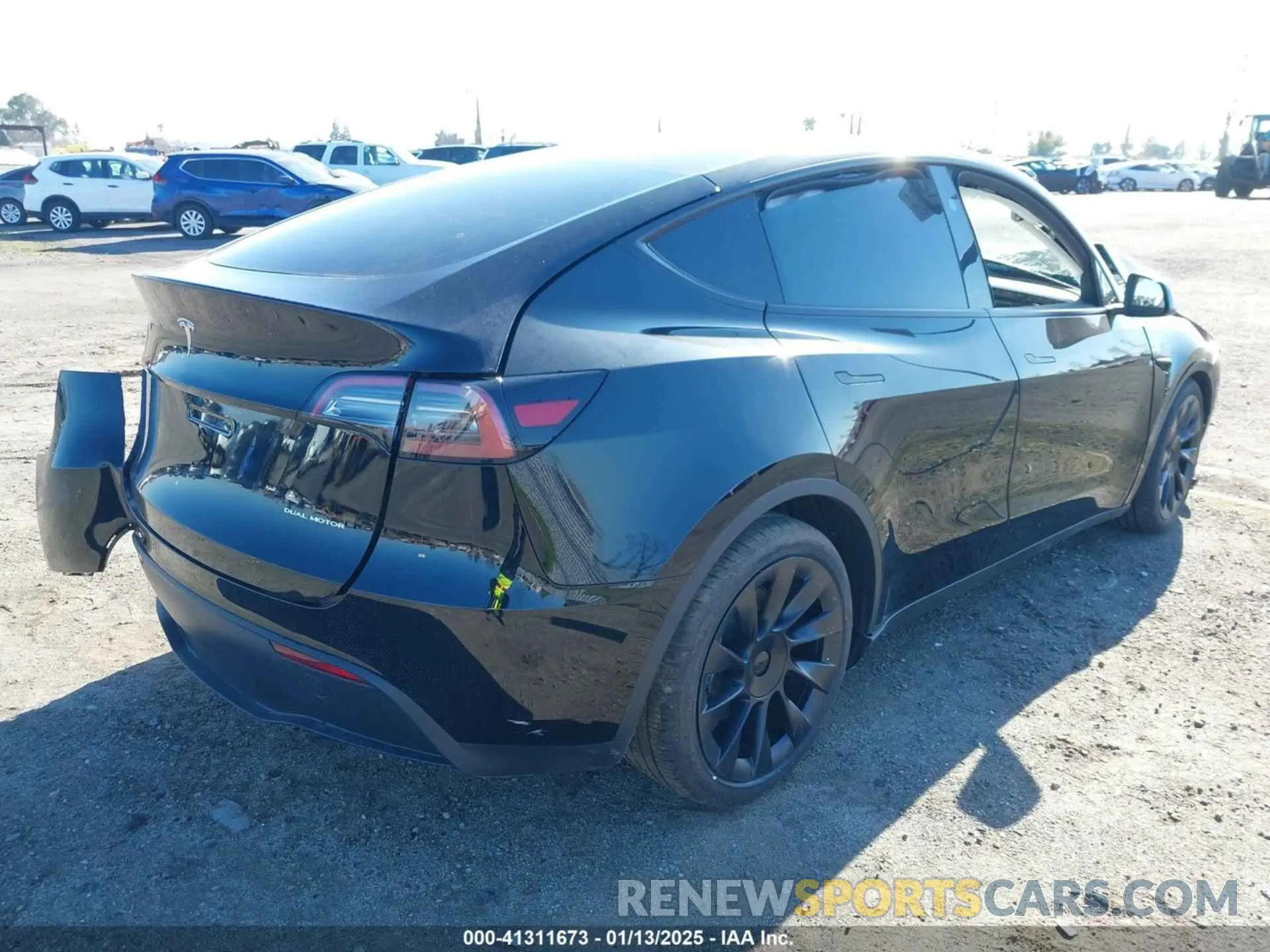 4 Photograph of a damaged car 7SAYGAEE6SF215009 TESLA MODEL Y 2025