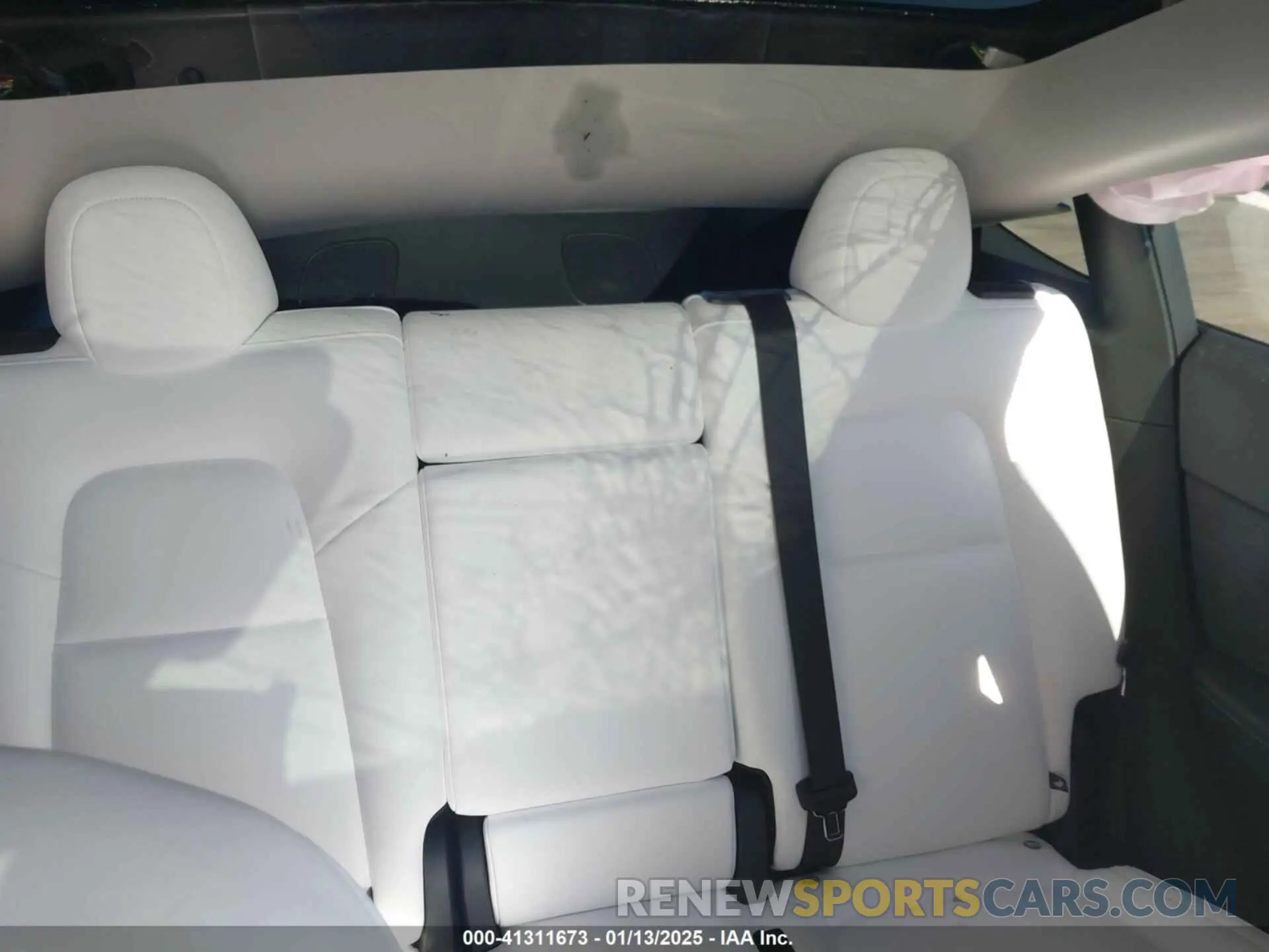 7 Photograph of a damaged car 7SAYGAEE6SF215009 TESLA MODEL Y 2025