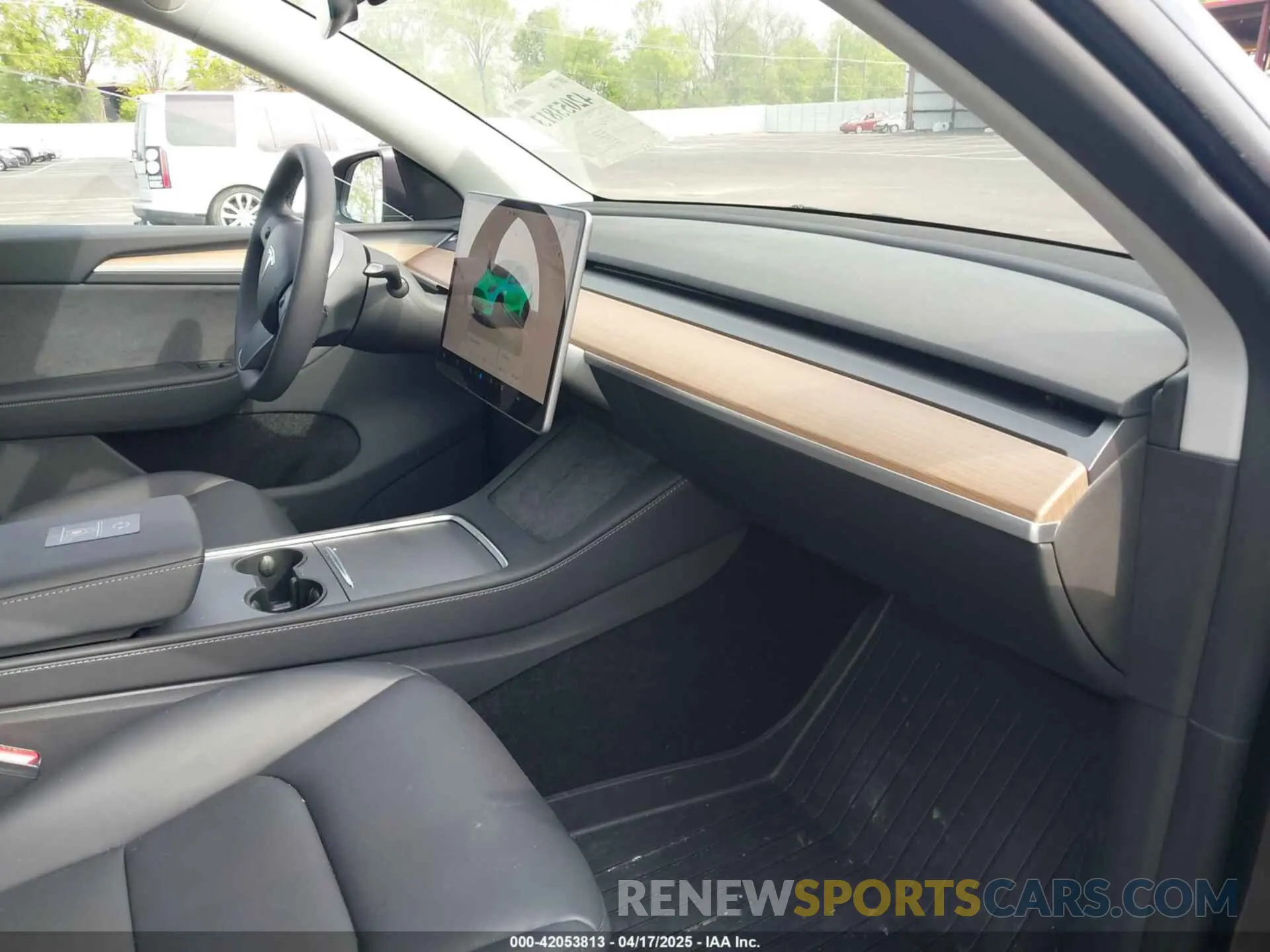 5 Photograph of a damaged car 7SAYGDED0SA354137 TESLA MODEL Y 2025
