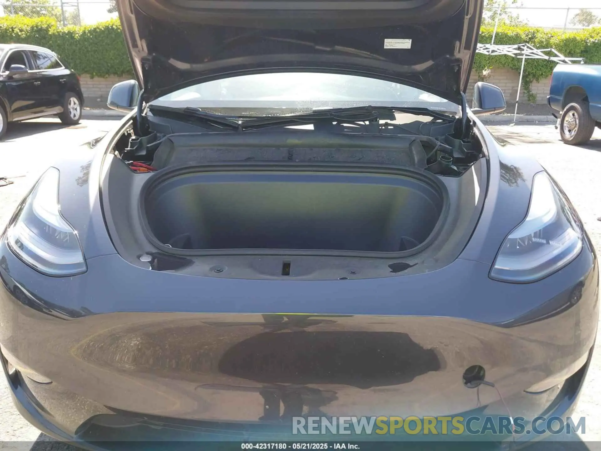 10 Фотография поврежденного автомобиля 7SAYGDED1SF220689 TESLA MODEL Y 2025