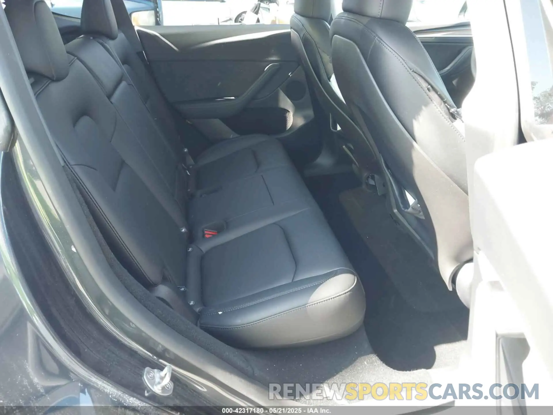 8 Фотография поврежденного автомобиля 7SAYGDED1SF220689 TESLA MODEL Y 2025