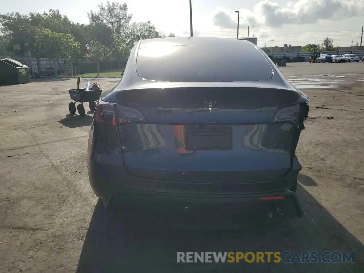 6 Photograph of a damaged car 7SAYGDED2SA374423 TESLA MODEL Y 2025