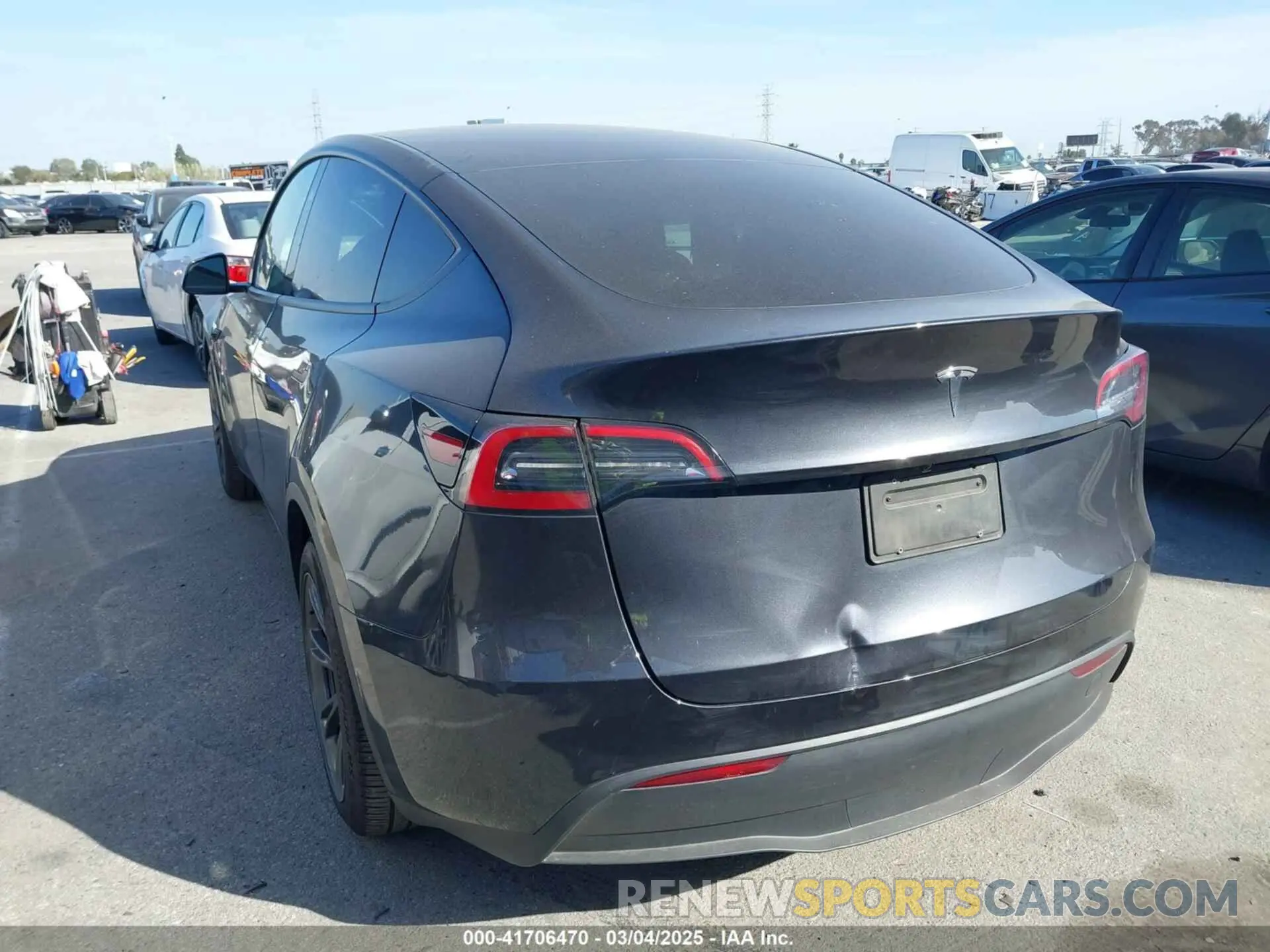 3 Photograph of a damaged car 7SAYGDED2SF228414 TESLA MODEL Y 2025