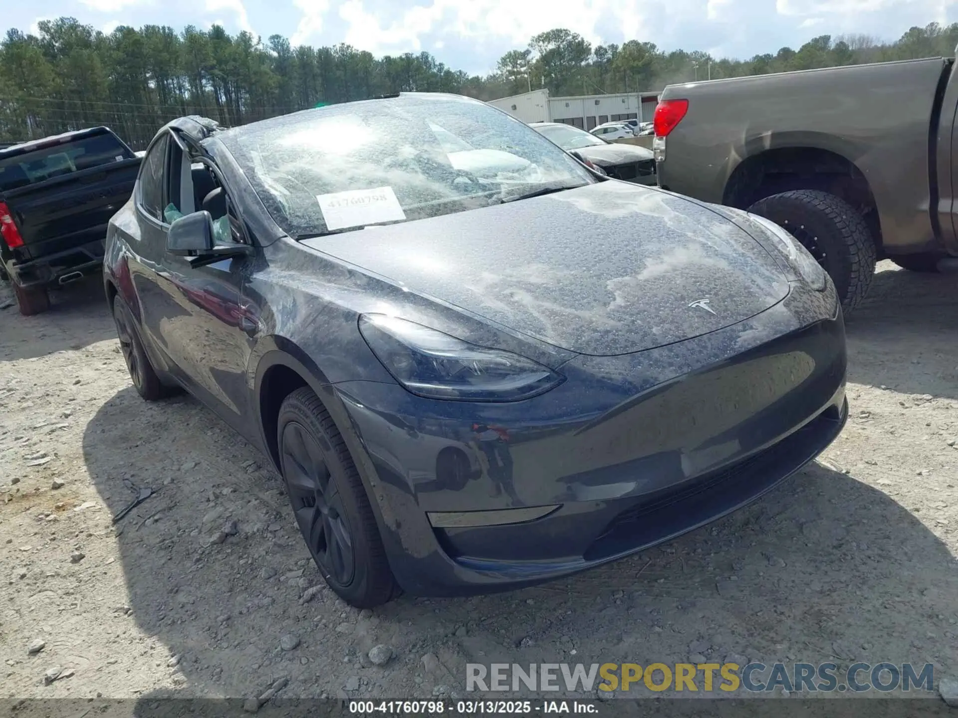1 Photograph of a damaged car 7SAYGDED3SA352138 TESLA MODEL Y 2025