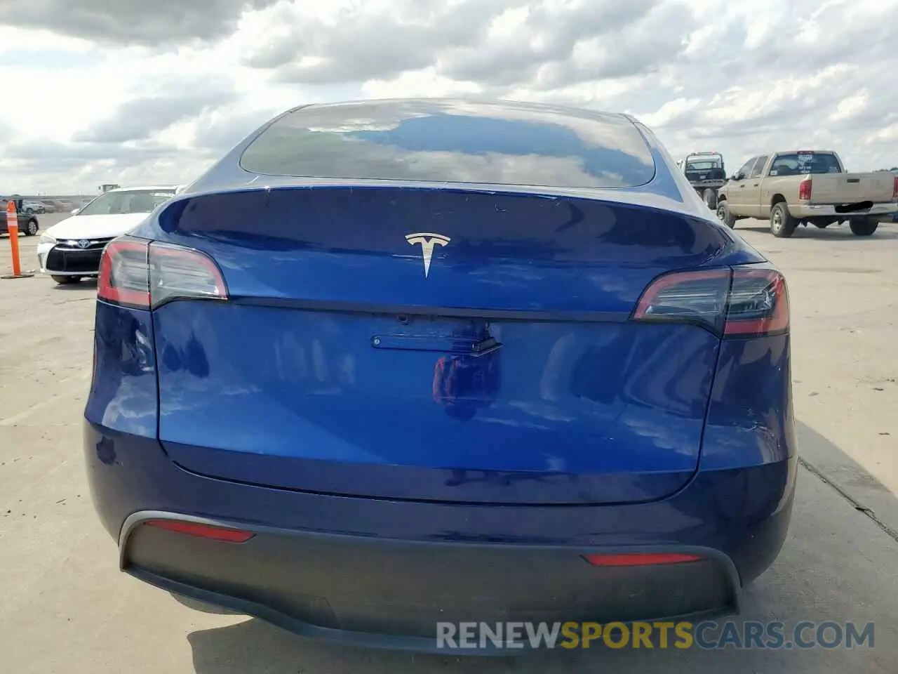 6 Photograph of a damaged car 7SAYGDED3SF250082 TESLA MODEL Y 2025