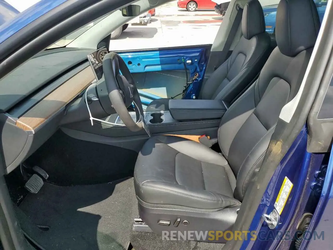 7 Photograph of a damaged car 7SAYGDED3SF250082 TESLA MODEL Y 2025